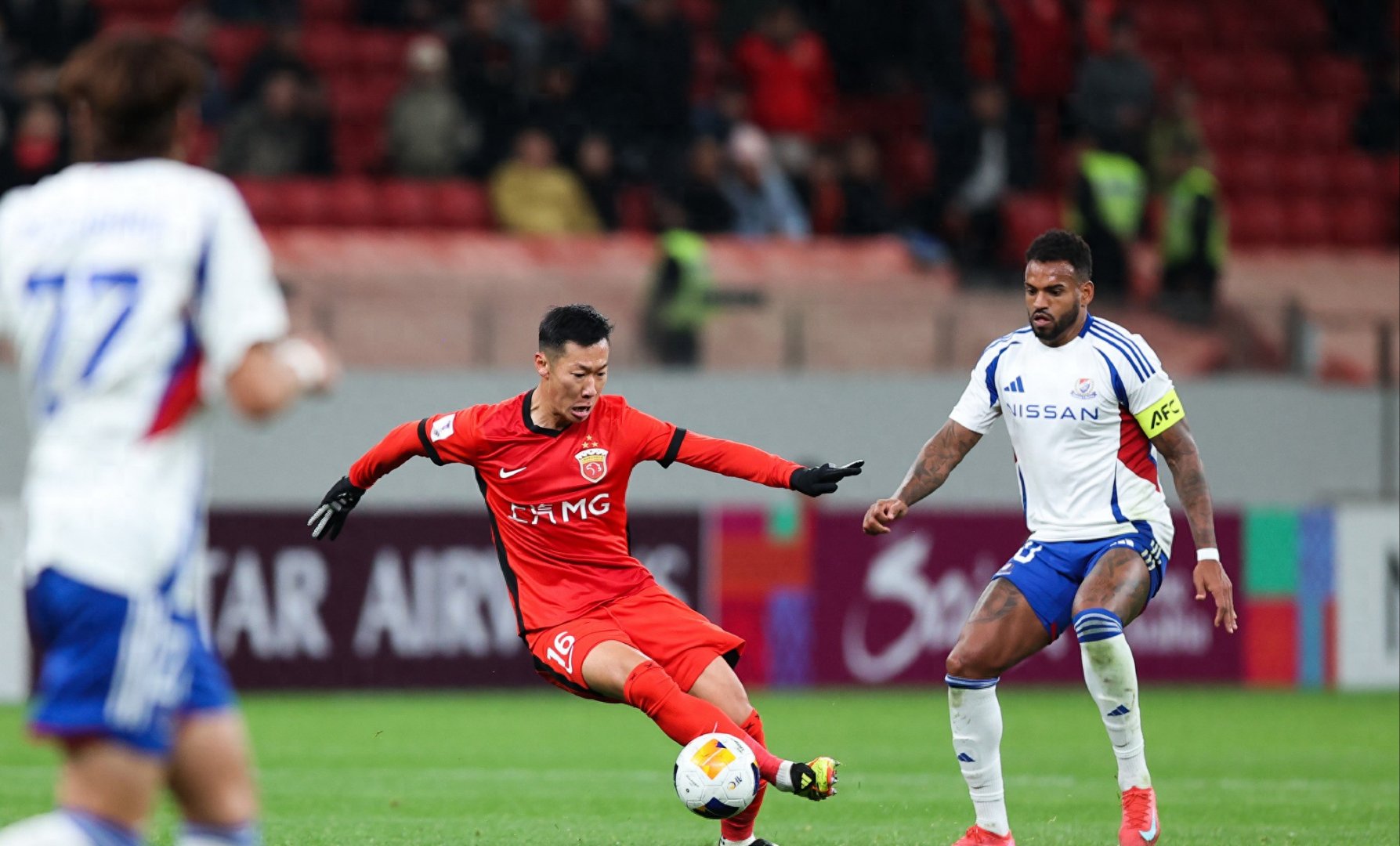 爱游戏ayx -关于上海海港训练开放日；关键时刻手感冰凉引欢呼；CBA常规赛在即；赛季目标并未改变的信息