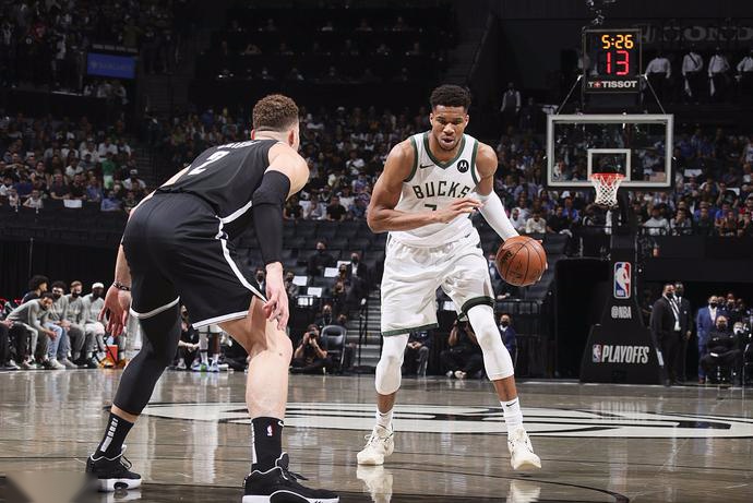 爱游戏ayx登录入口 -欧冠赛程吃紧；布鲁克林篮网赛前远射贴柱；底气十足；心理建设被强调的简单介绍