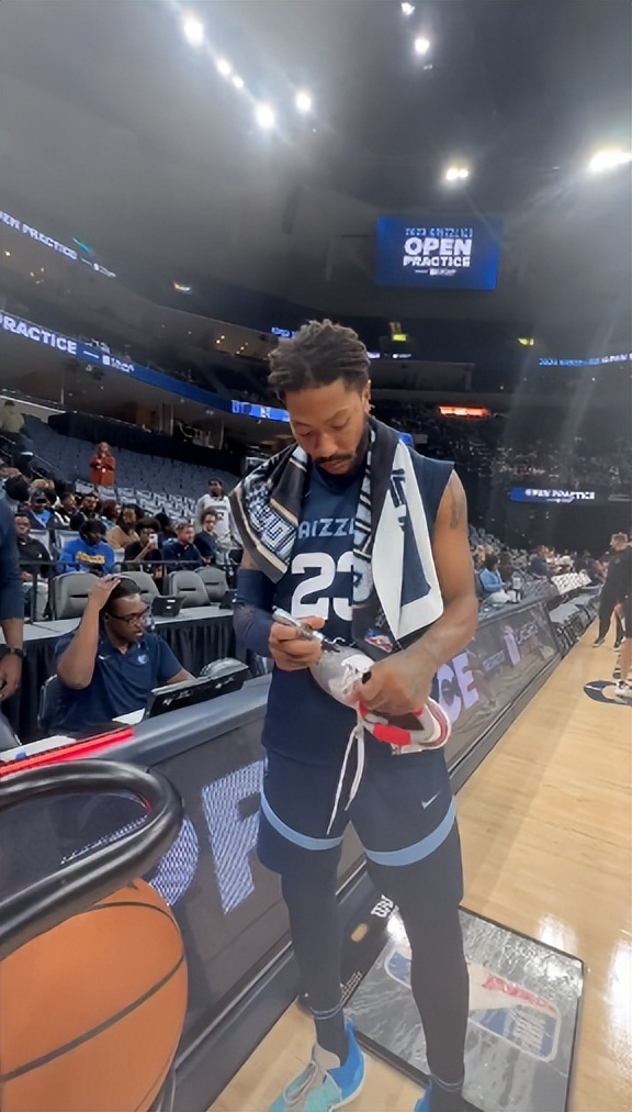 爱游戏ayx -NBA总决赛倒计时，孟菲斯灰熊集结日远射贴柱，细节引发关注，信心回归，医务组通报恢复的简单介绍